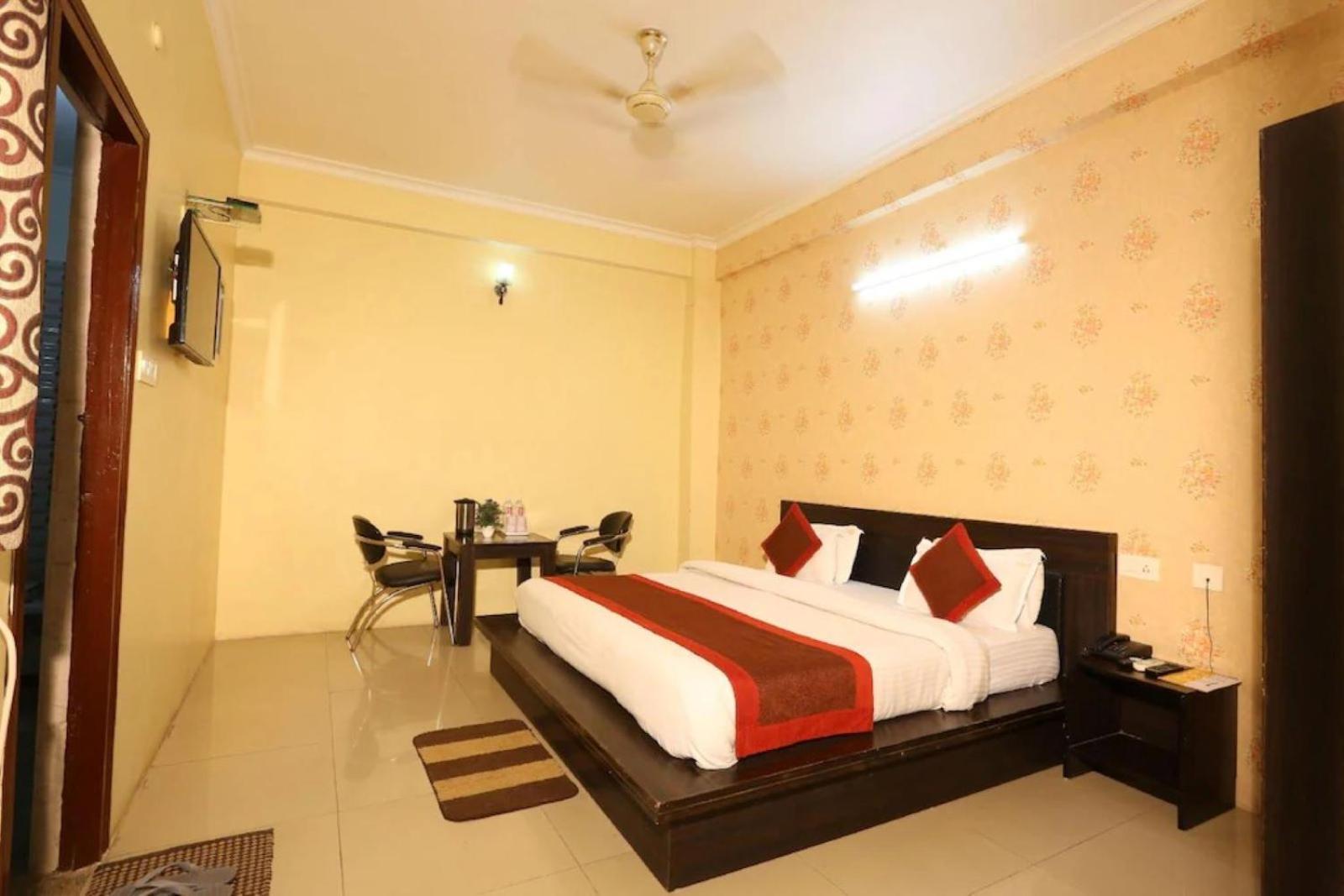 Hotel Dream - Le Cashew - Paharganj New Delhi
