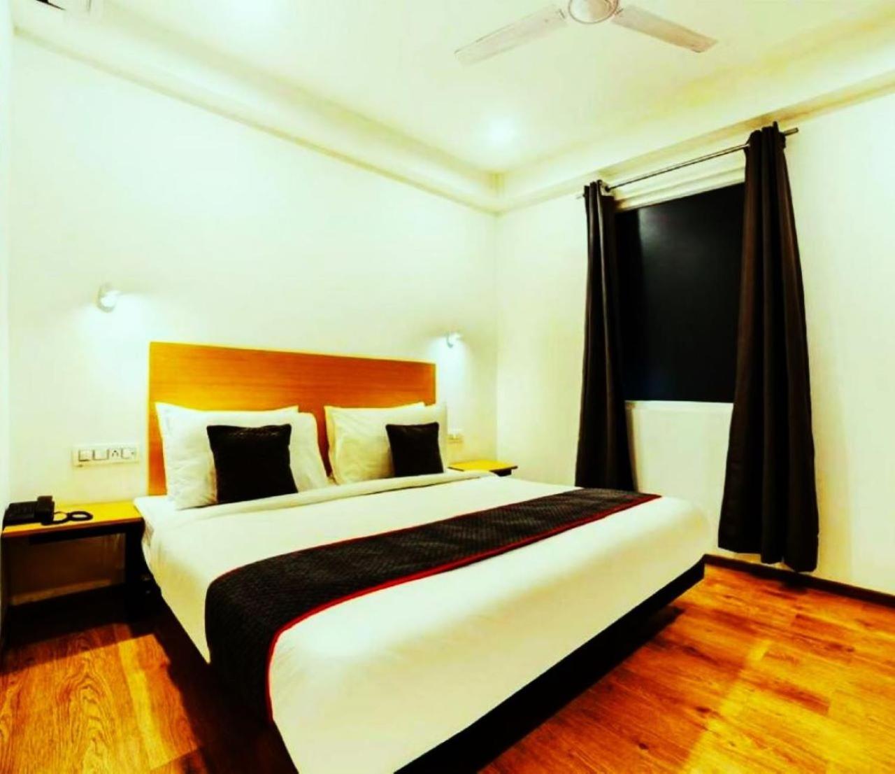 Hotel Dream - Le Cashew - Paharganj New Delhi